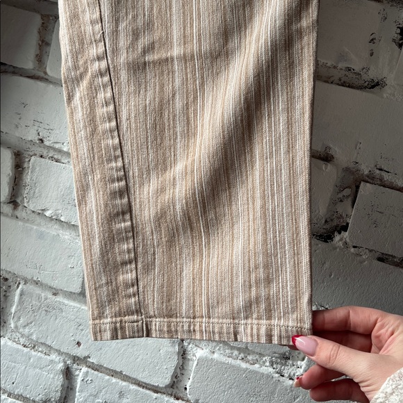 Bill Blass Tan Striped straight Pants capri mid rise stretchy denim - Picture 8 of 8